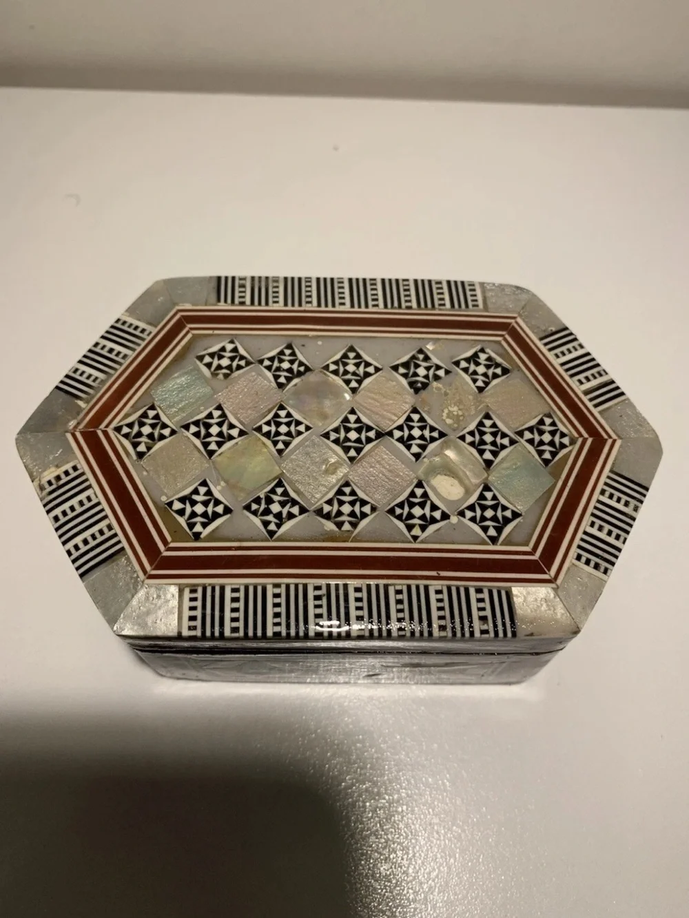 Inlaid Mother of Pearl Hexagonal Trinket Box - Black & Cream Pattern